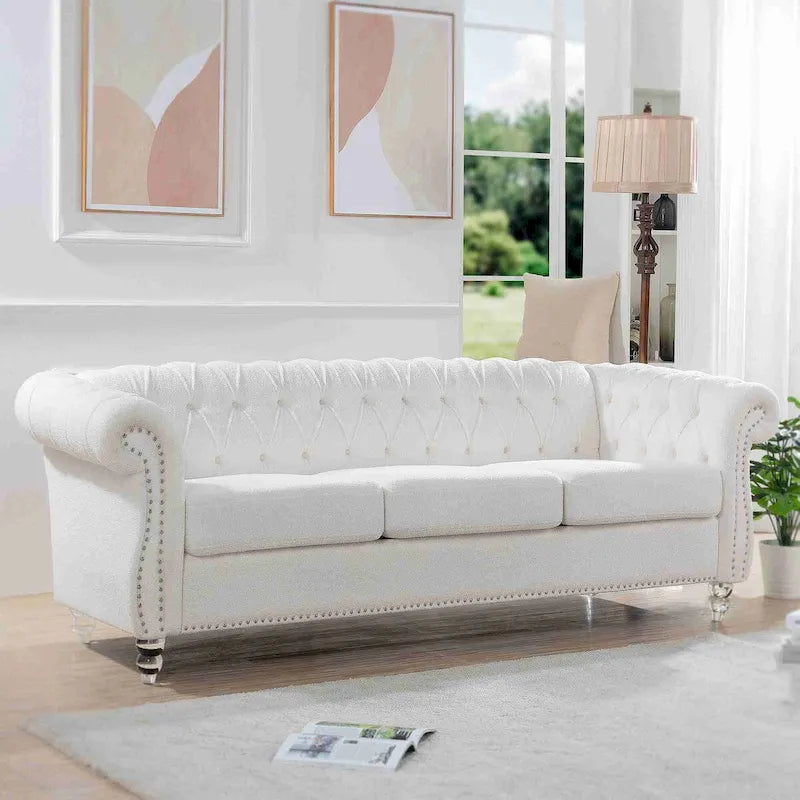 Valkoinen Rolled Arm Chesterfield -kolmenistuttava sohva