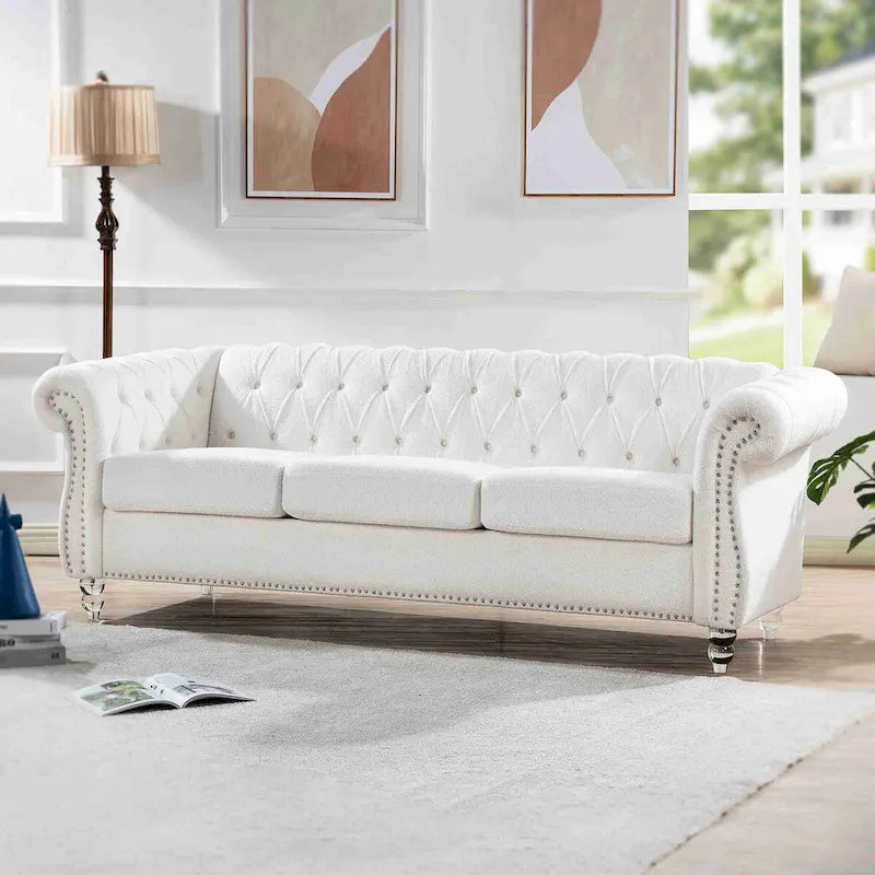 Valkoinen Rolled Arm Chesterfield -kolmenistuttava sohva