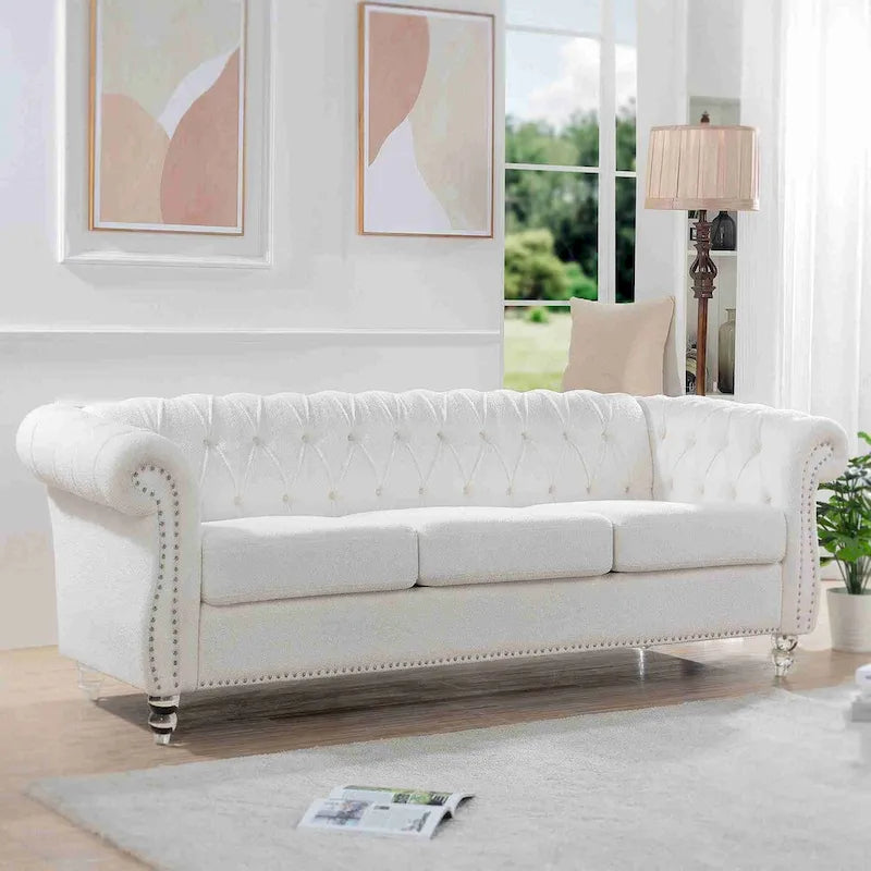 Valkoinen Rolled Arm Chesterfield -kolmenistuttava sohva
