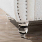 Valkoinen Rolled Arm Chesterfield -kolmenistuttava sohva
